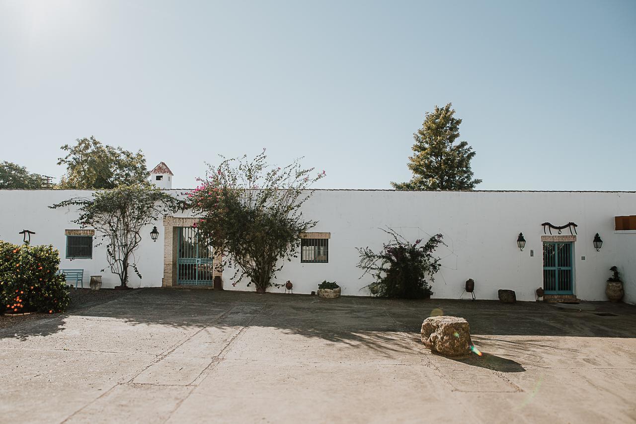 Villa Cortijo Santa Clara à Carmona  Extérieur photo